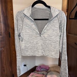 Lululemon Metal Vent Tech 1/2 Zip 2.0
Slate / White (First Release)